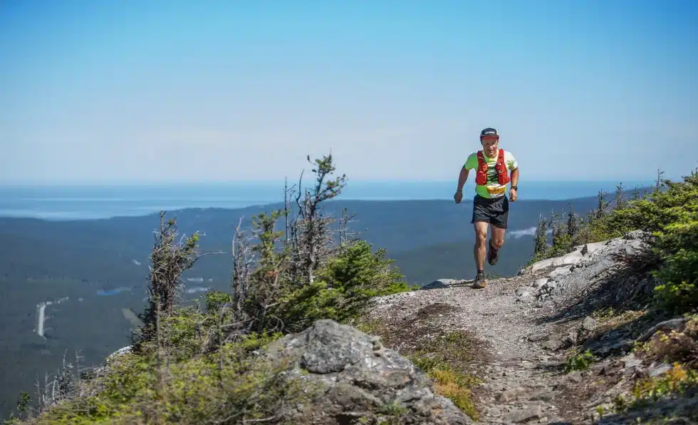 Jacob Baril-Arnason, maître de l’ultra trail en Gaspésie
